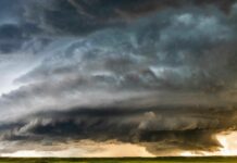 What is a supercell? This is how these storms are created