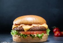 Peter Pane presents completely vaccinated people with free burger menus
