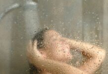 How often do you have to shower? This is the answer to the controversy of Ashton Kutcher and Mila Kunis