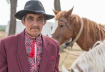 Gypsy traditional dress and clothing: everything you need to know