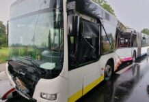 Serious accident between bus and truck: one dead, 15 injured – police are investigating bus drivers