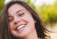 What does it mean to dream that your teeth fall out?
