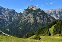 Mountain villages to rest in autumn