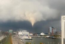 Tornado pulls people into the water: Numerous injuries – "That's sad"