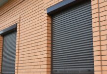 Why are there only blinds in Spain?