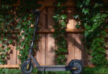 Safety, protection, distance, the definitive tips for riding with an electric scooter