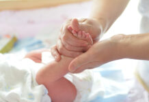 11 oils to massage newborn babies