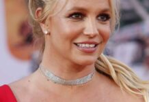 Britney Spears criticizes her family