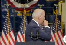 Biden forgets about Covid again: he coughs into his hand and continues to greet those present at an event
