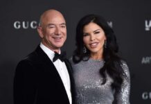Video clip goes viral: Bezos' girlfriend meets DiCaprio