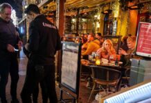 "The virus is everywhere": The Netherlands are going into partial corona lockdown
