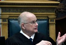 Rittenhouse trial: Now the judge is also attacking black jury members