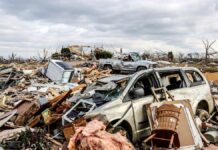 Gigantic devastation after tornadoes – dozens dead