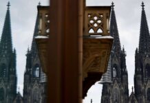 Archdiocese of Cologne: Justiciar receives notice of termination because of the office chair in the home office