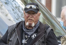 Neo-Nazi "SS-Siggi" buried: Hundreds of right-wing extremists at the funeral service
