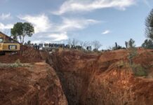 Boy falls into the well: rescue work continues