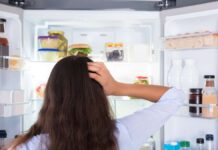 Fridge broken: job center advises woman to store food on the balcony