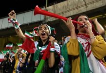 Women's soccer in Iran: Impressive images show more than just a game