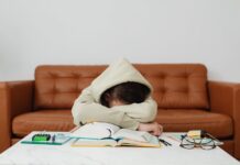 My son does not want to study: how to manage the issue?