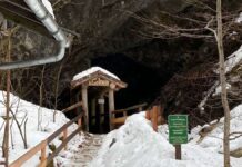 Researchers are stuck in the Salzburg cave