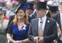 Sarah Ferguson remains true to Andrew: 'She wants to keep the family together'