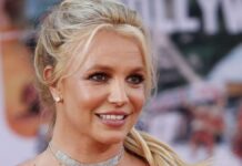 Britney Spears publishes tell-all book: only Barack and Michelle Obama got more money