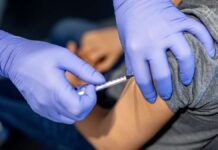 EMA gives green light to boosters and vaccine for children