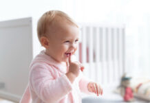 Games and activities to stimulate the development of babies from 6 to 12 months