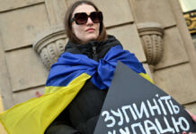 Ukraine war: Kremlin critic Navalny calls on women in Russia to protest