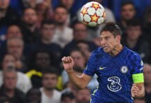 Barcelona is interested in Azpilicueta in the transfer market