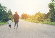 Growing up with an absent father: this affects the development and self-esteem of children, and how we can support them