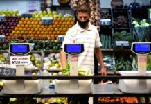 Inflation and high interest rates complicate the recovery of consumption in Brazil, Mexico and Chile