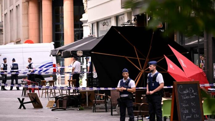 29691715-polizisten-32fe
