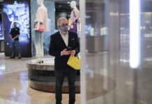 Consumer confidence falls for the fourth month in a row