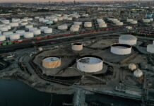 The price of crude oil grows 16% weekly and records its best performance since March