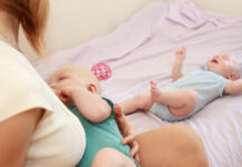 Mixed breastfeeding in twins: how to organize to feed two babies